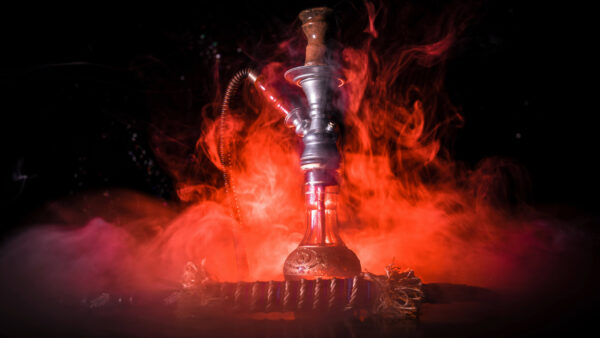 Webメディア「よろず〜」にてシーシャ（水たばこ）の人気が高まる理由を分析しました